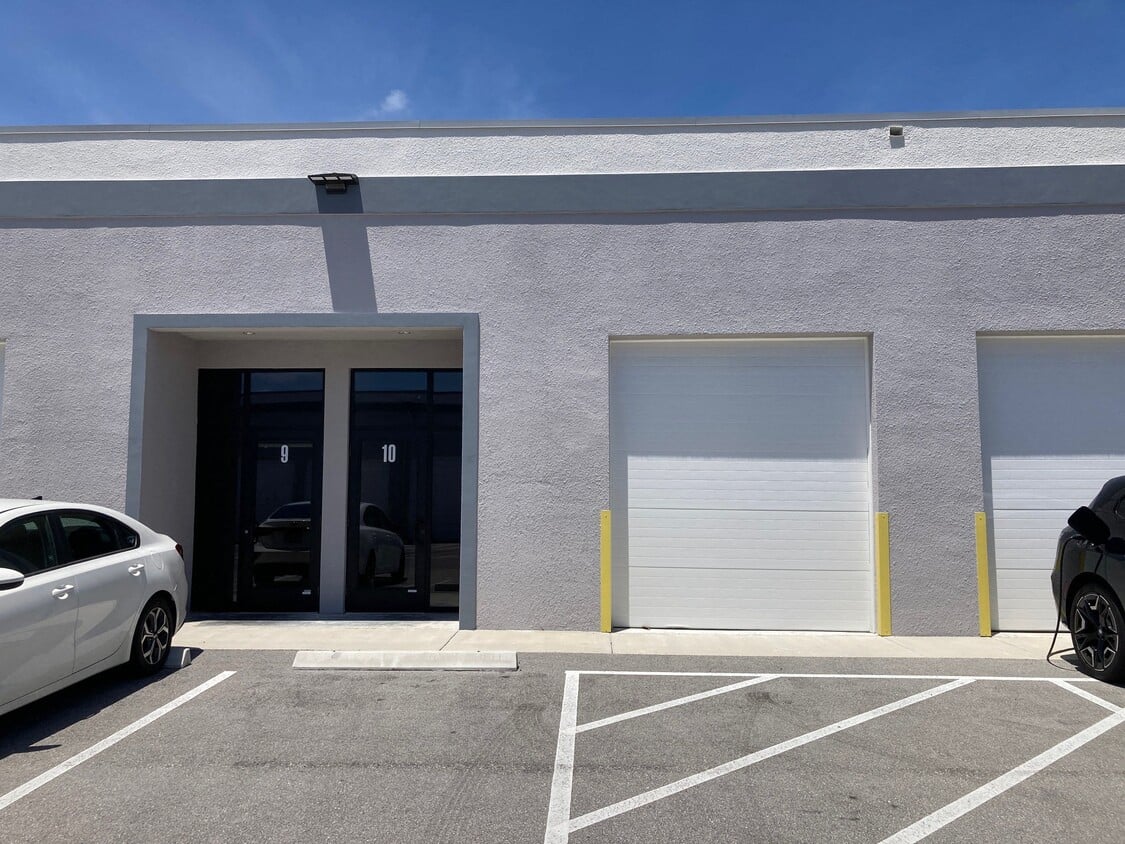 677 SF Industrial Space in Boca Raton, FL Photo